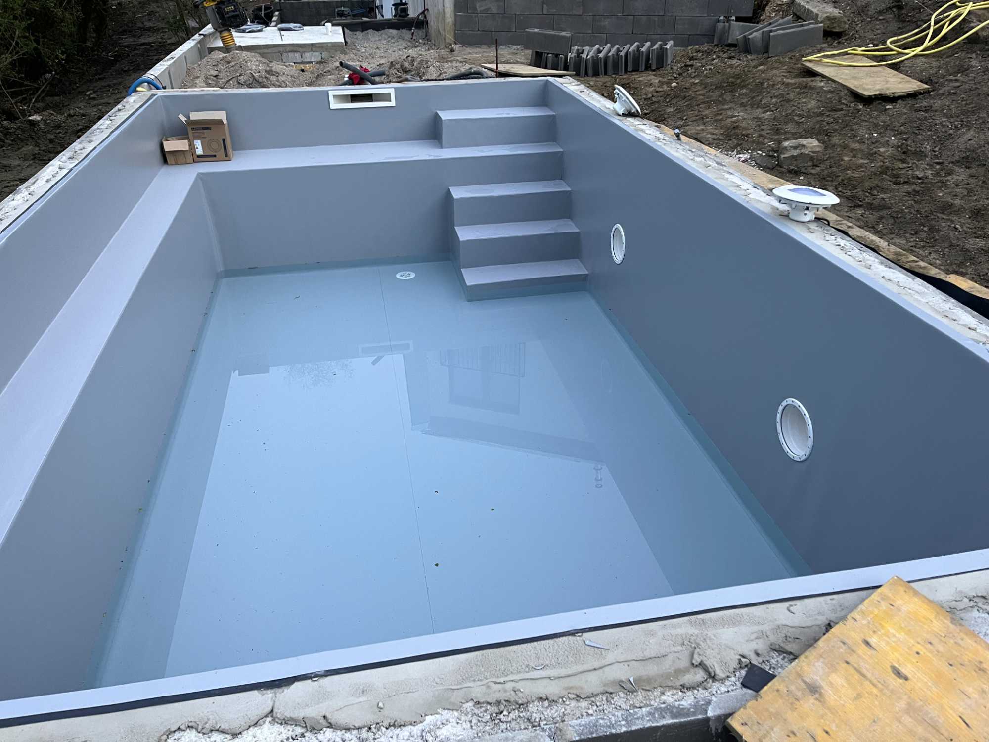 Beton Folien Pool grau mit Stufen