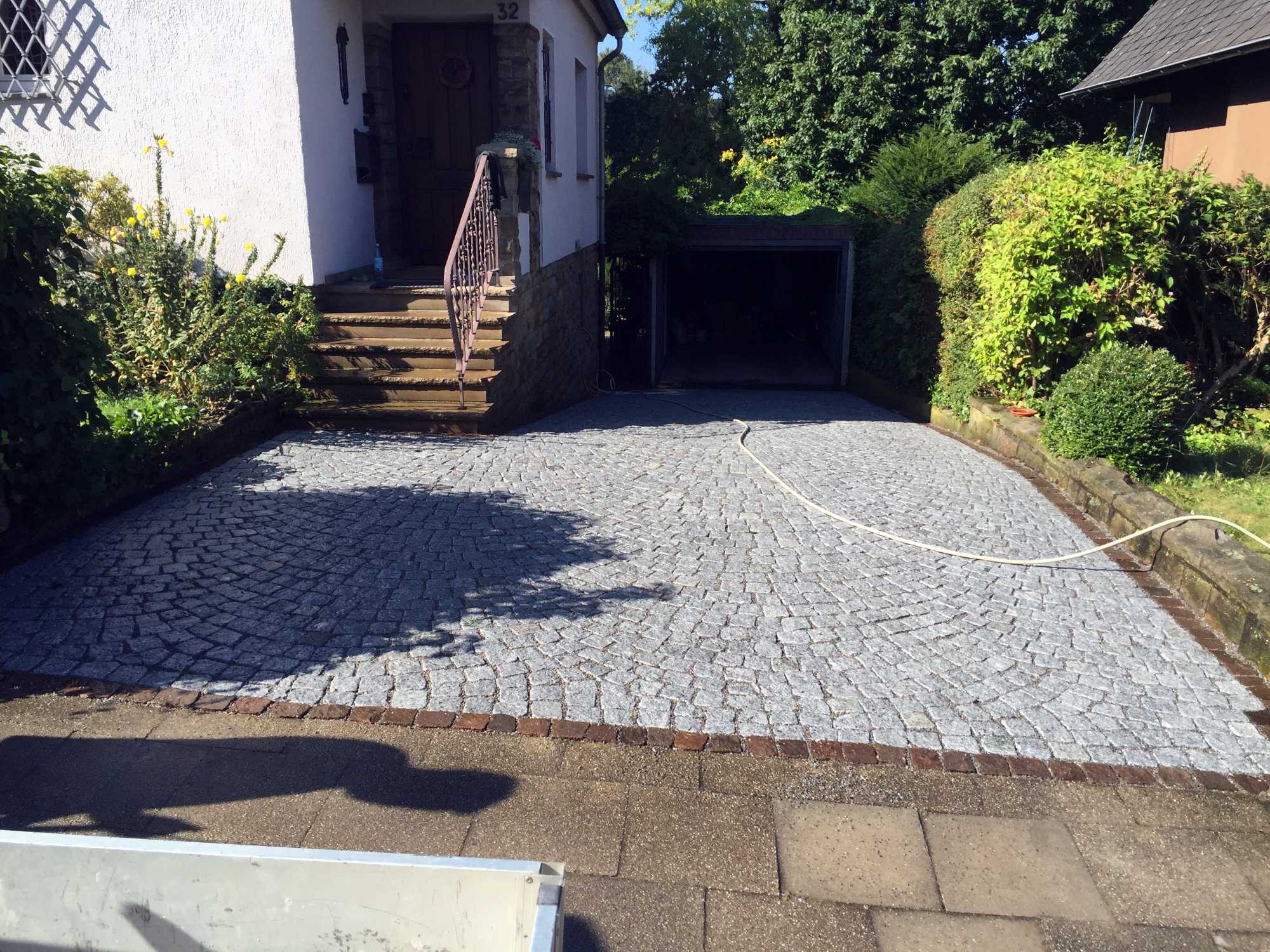 Granit Kleinpflaster Hellgrau 6_8 in Segmentbögen
