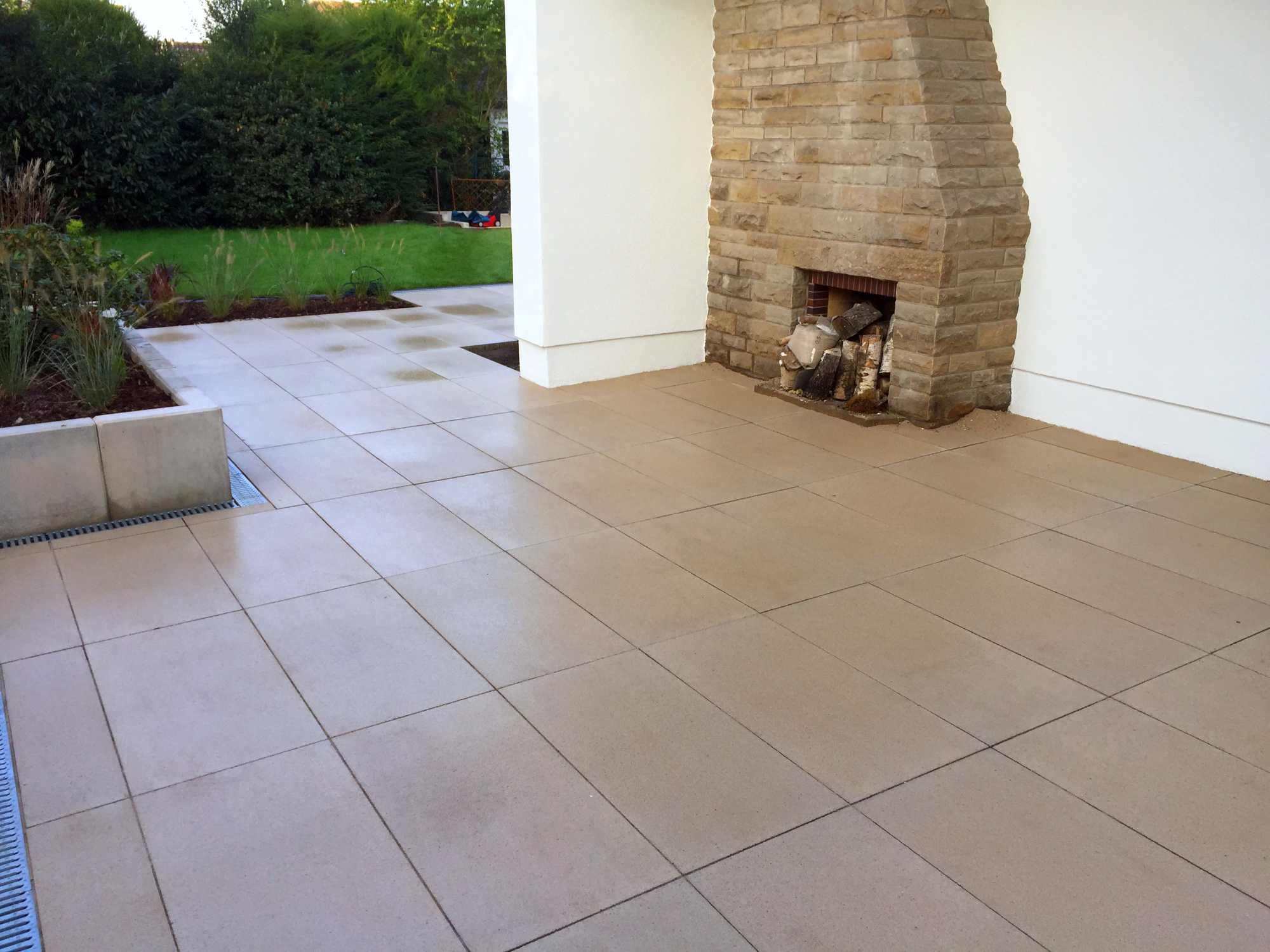 Großformatige Terrassenplatten