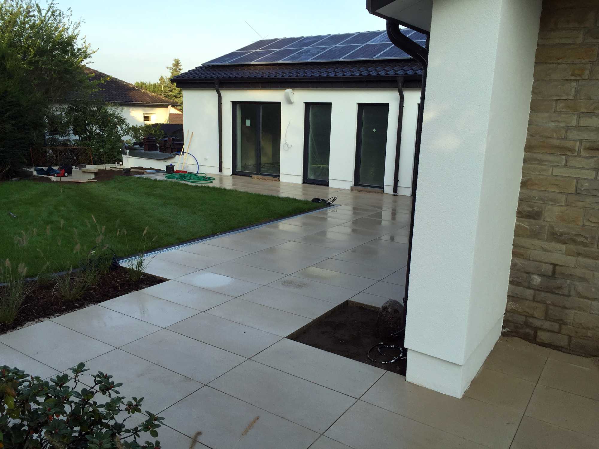 Großformatige Terrassenplatten Beige