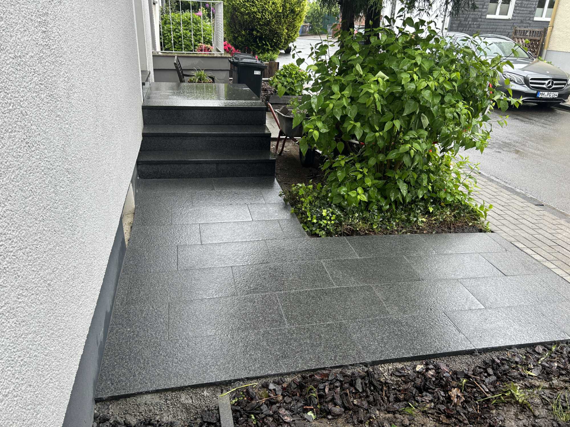 Nero Impala Stufenanlage mit Weg